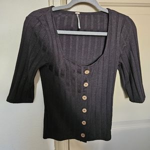 Free people button top